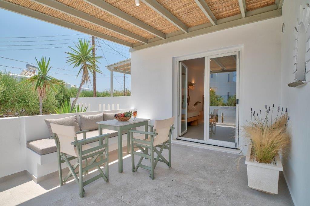 Marinatou Suites Antiparos Città Esterno foto