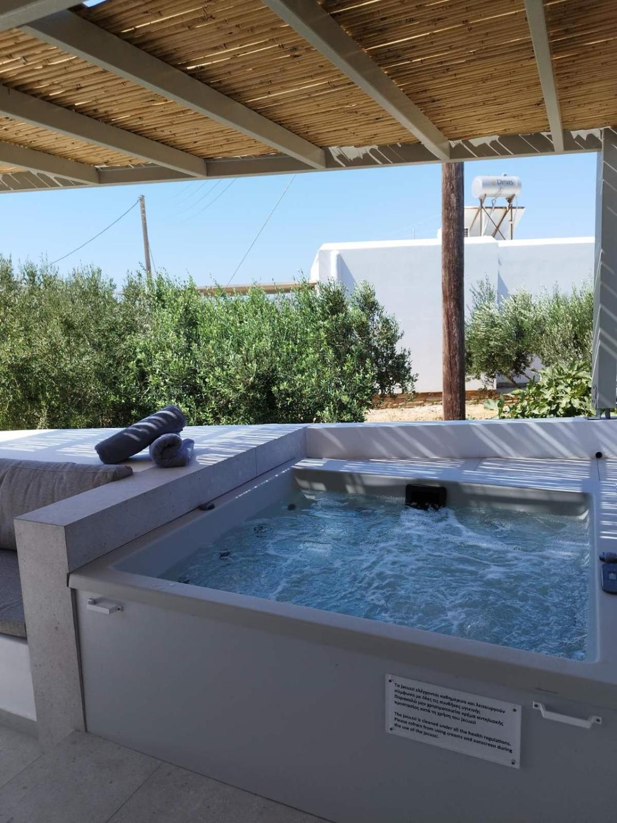 Marinatou Suites Antiparos Città Esterno foto